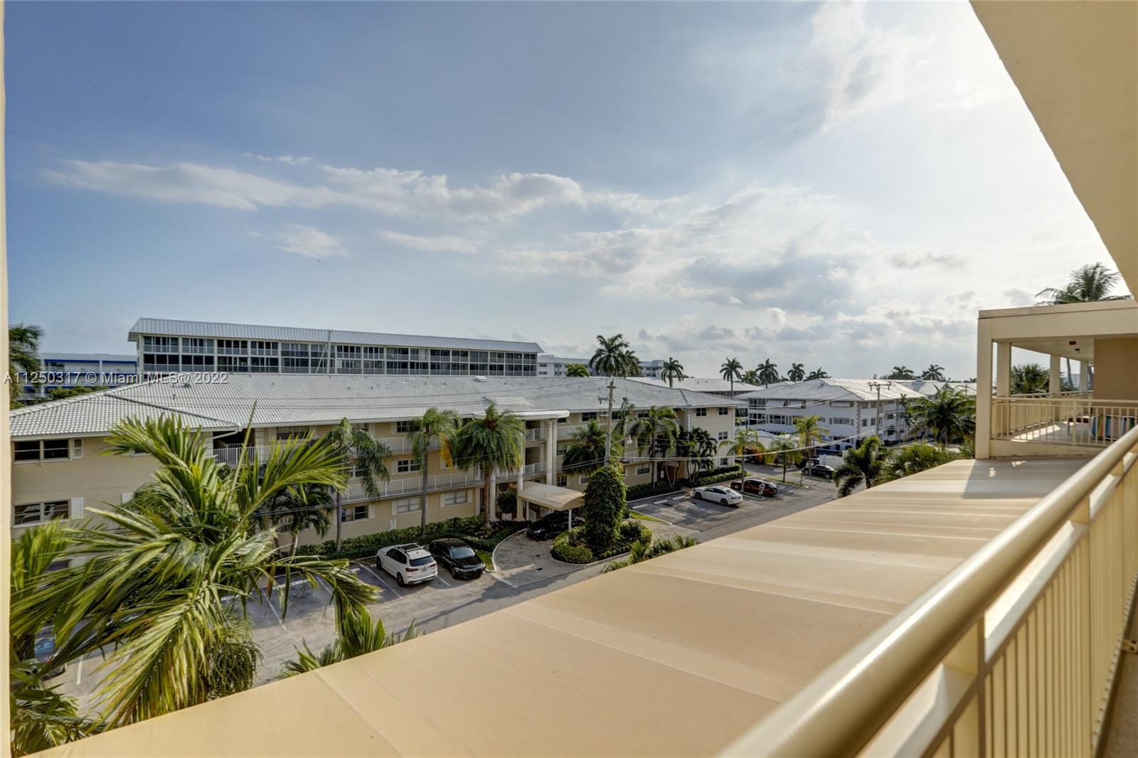 3100 NE 48th St Unit: 306