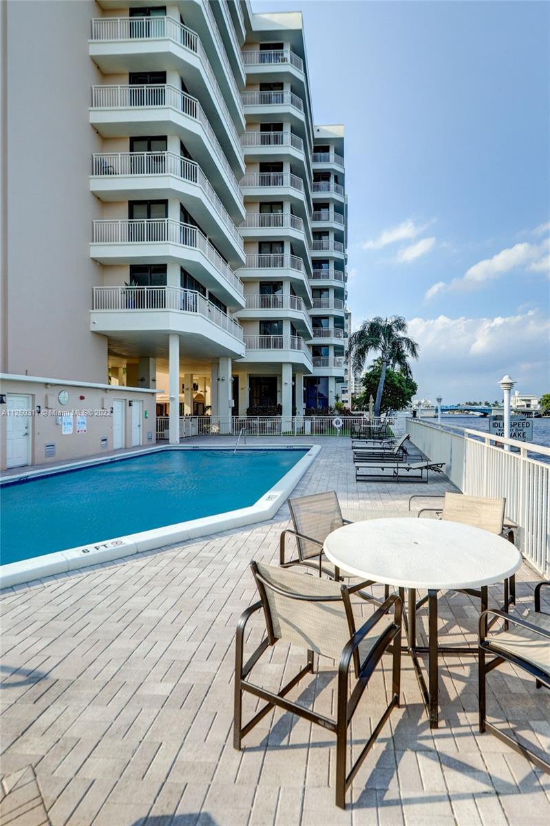 3100 NE 48th St Unit: 306