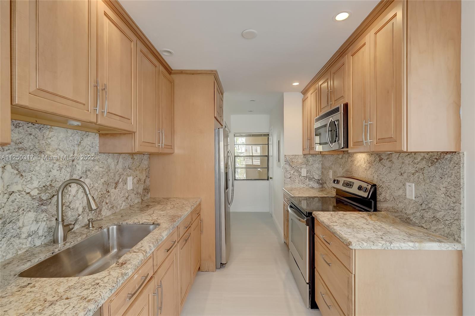 3100 NE 48th St Unit: 306