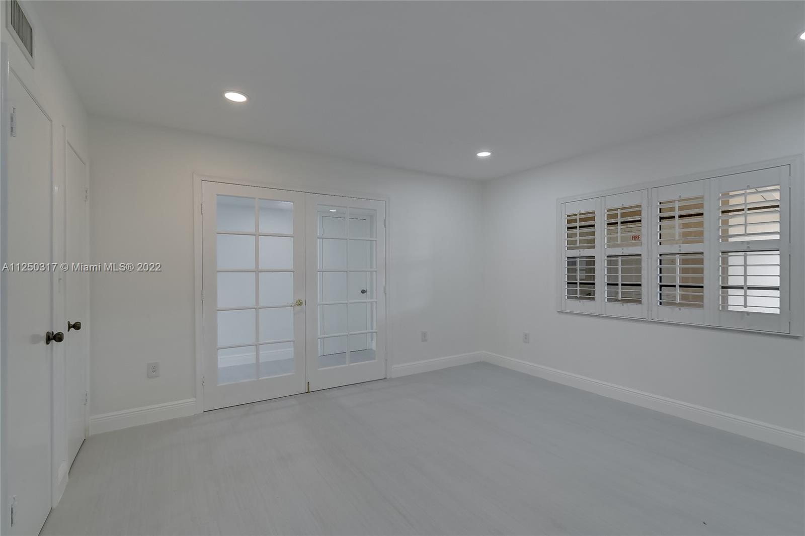3100 NE 48th St Unit: 306