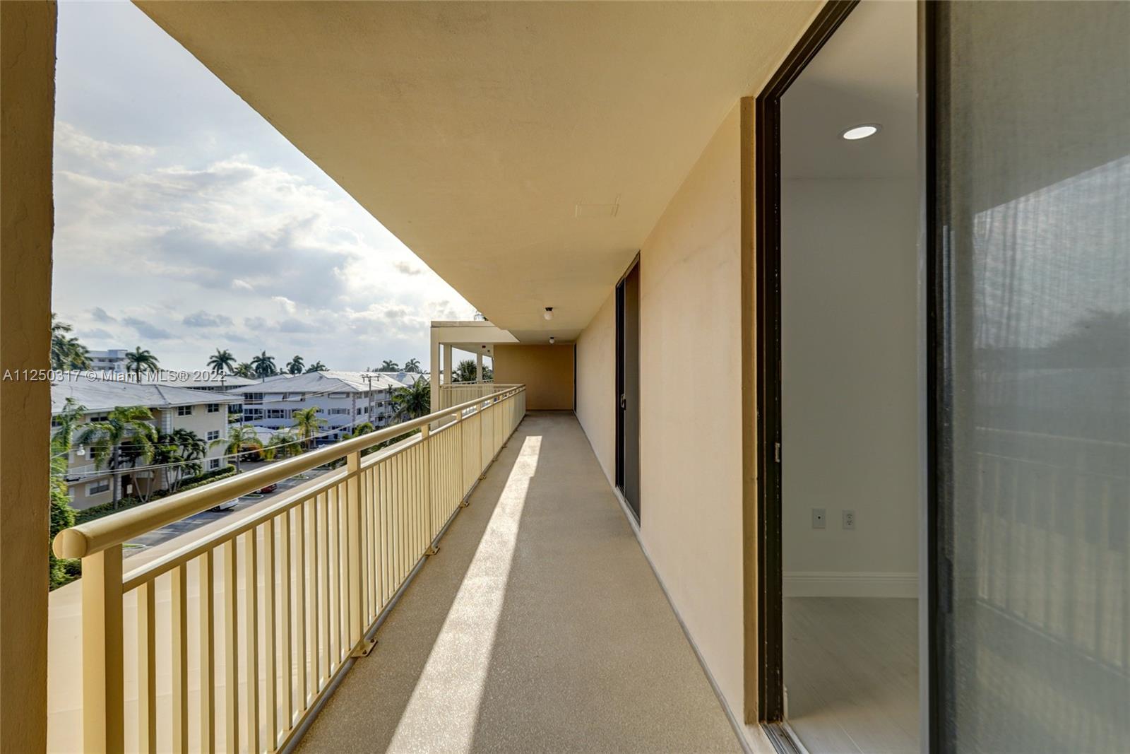 3100 NE 48th St Unit: 306