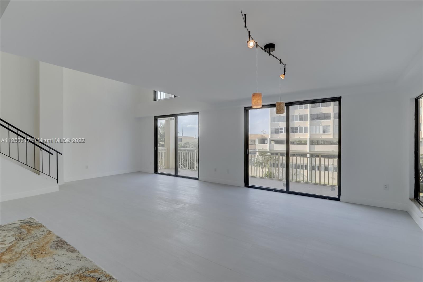 3100 NE 48th St Unit: 306