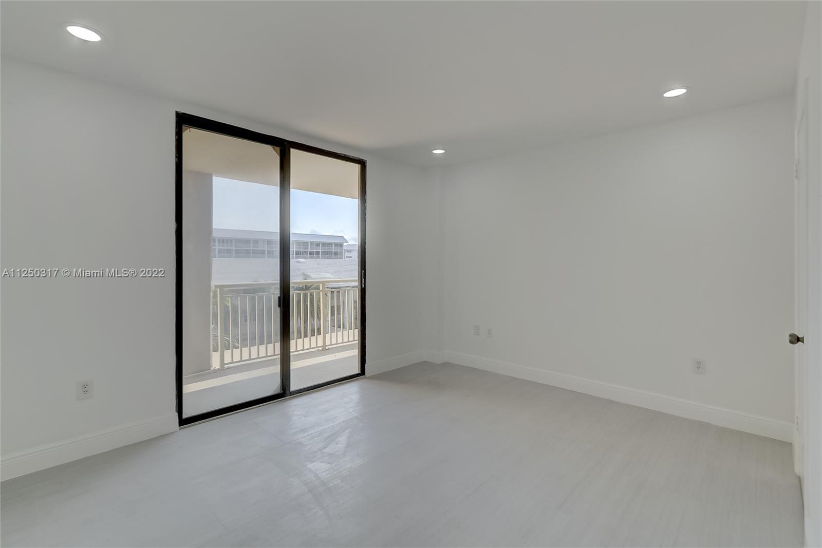 3100 NE 48th St Unit: 306