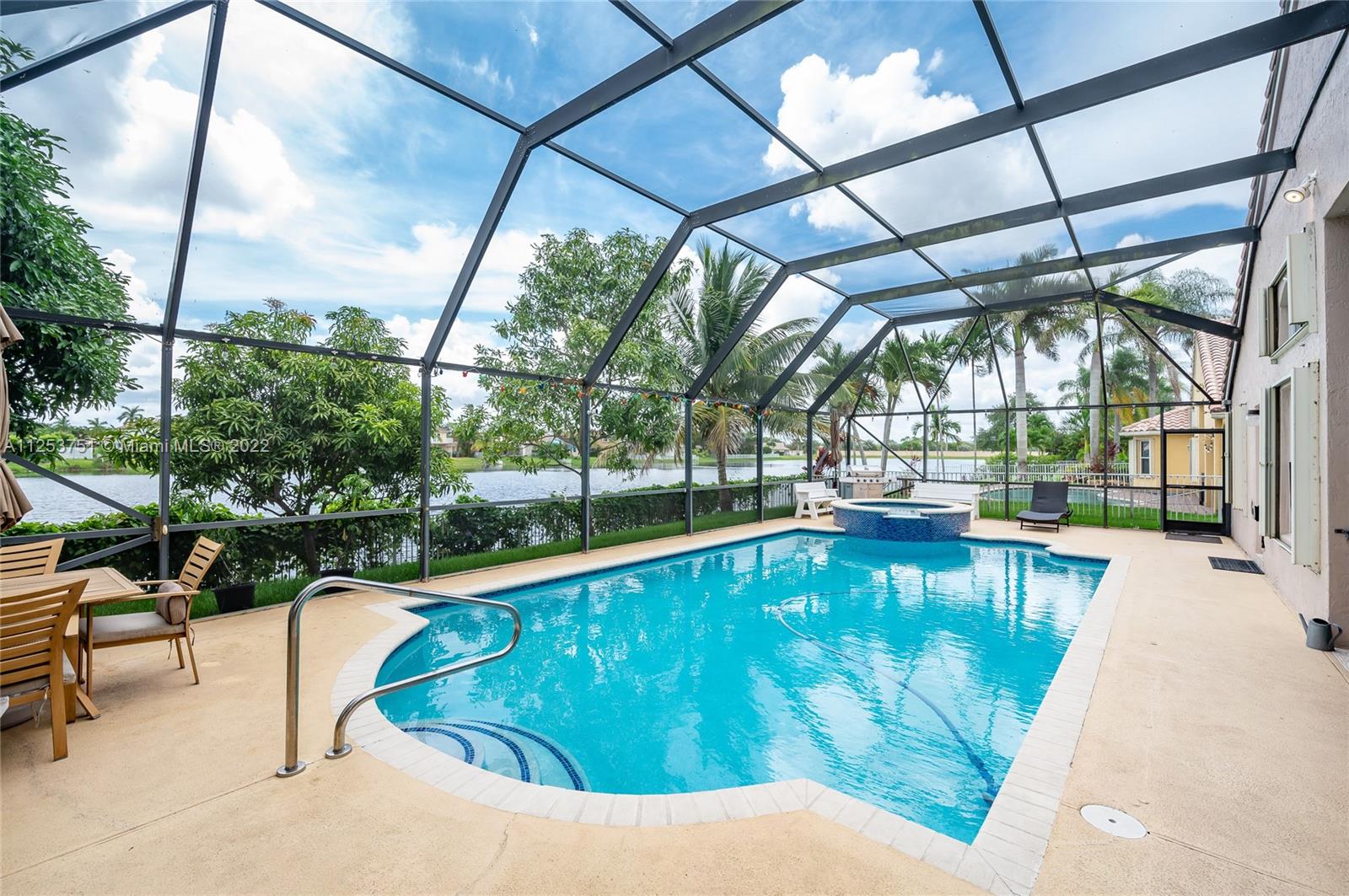 1515 SW 189th Ave