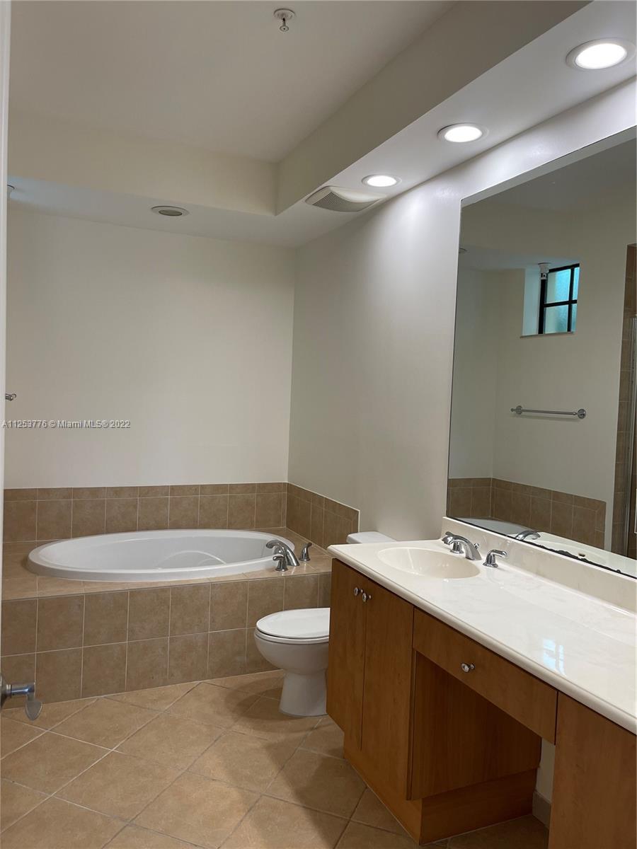 2900 NW 125th Ave Unit: 3-210