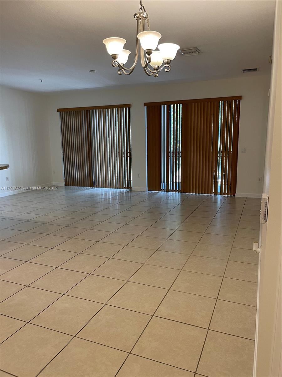 2900 NW 125th Ave Unit: 3-210