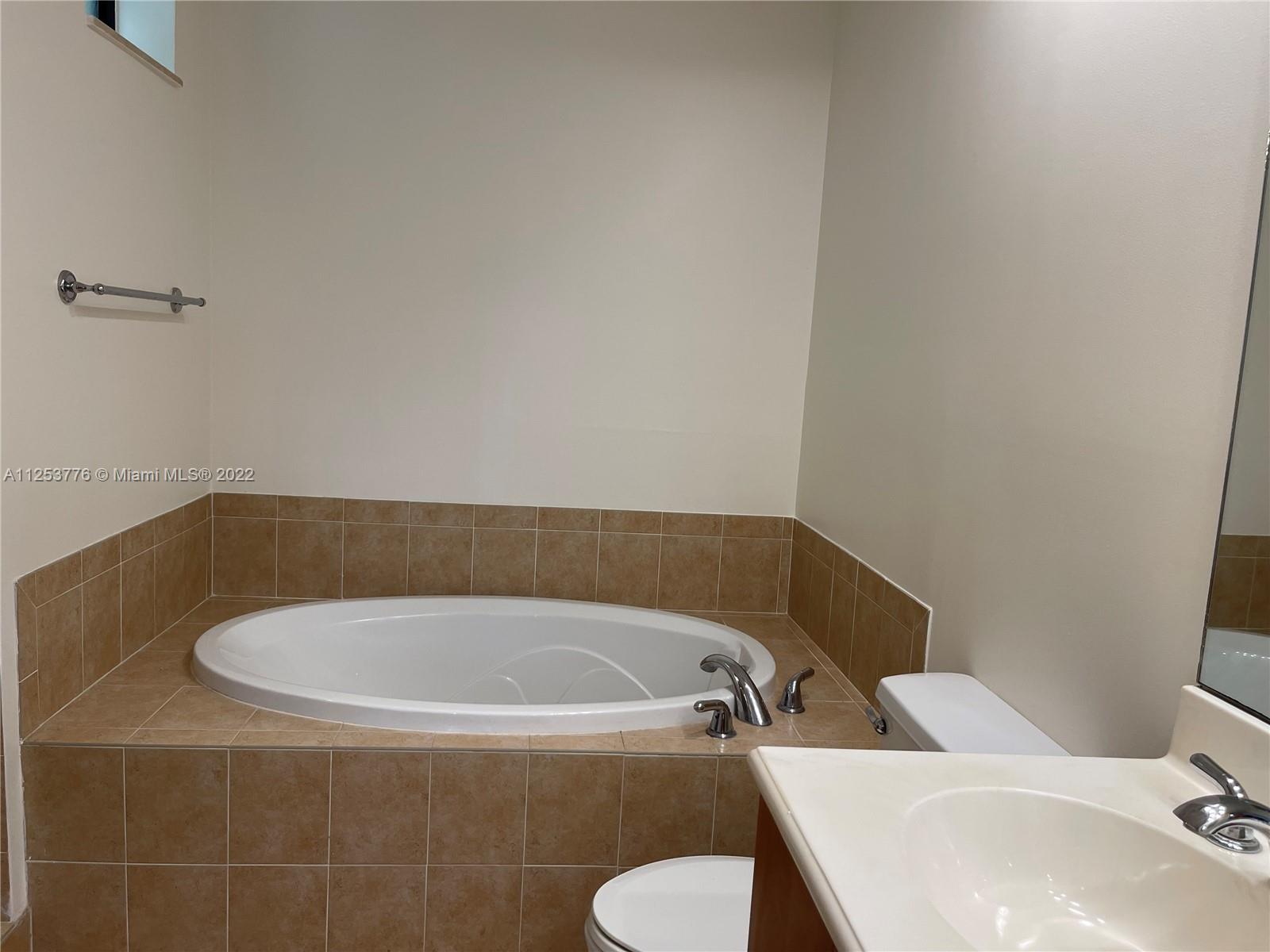 2900 NW 125th Ave Unit: 3-210