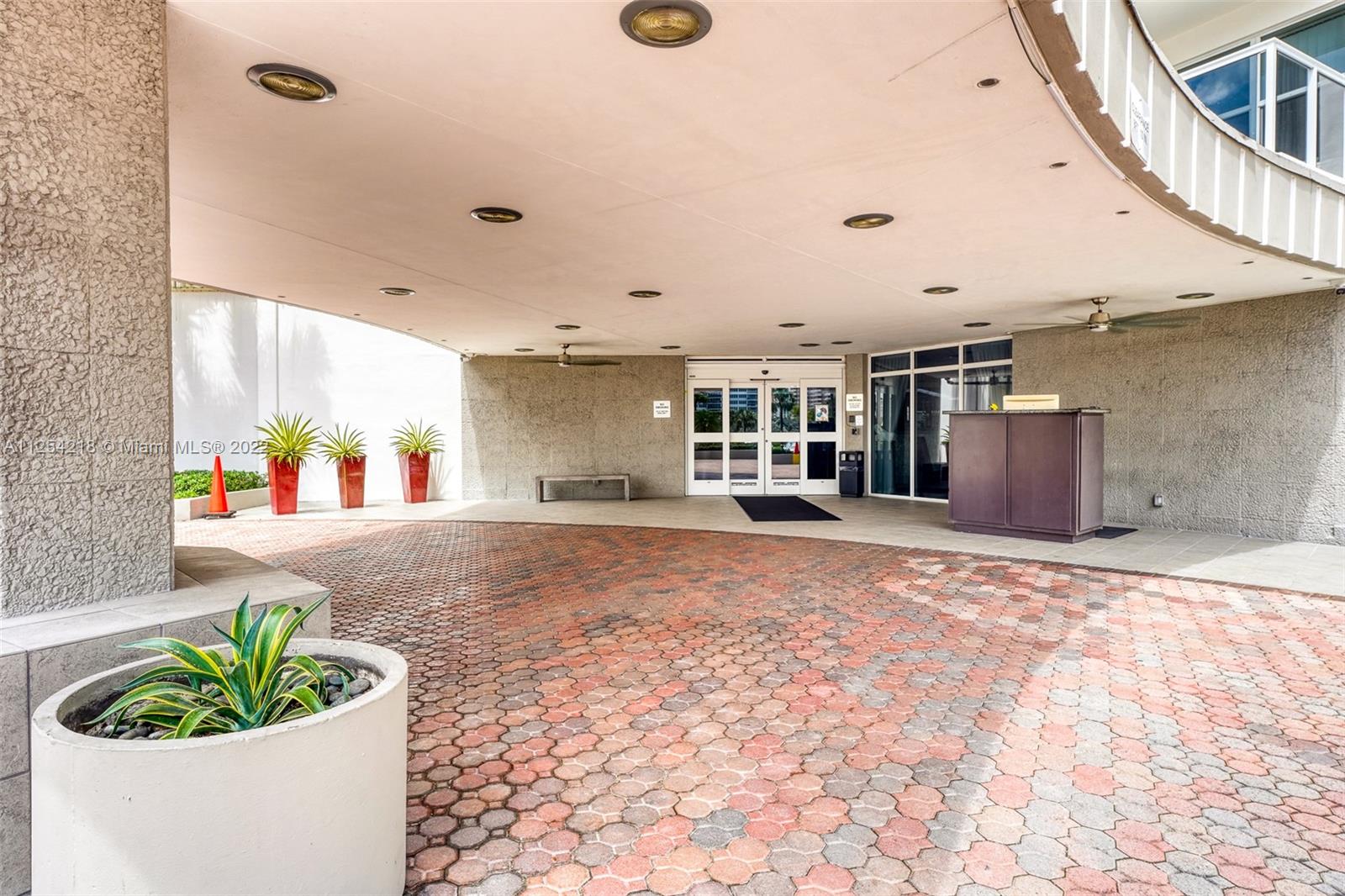 3700 Galt Ocean Dr Unit: 902