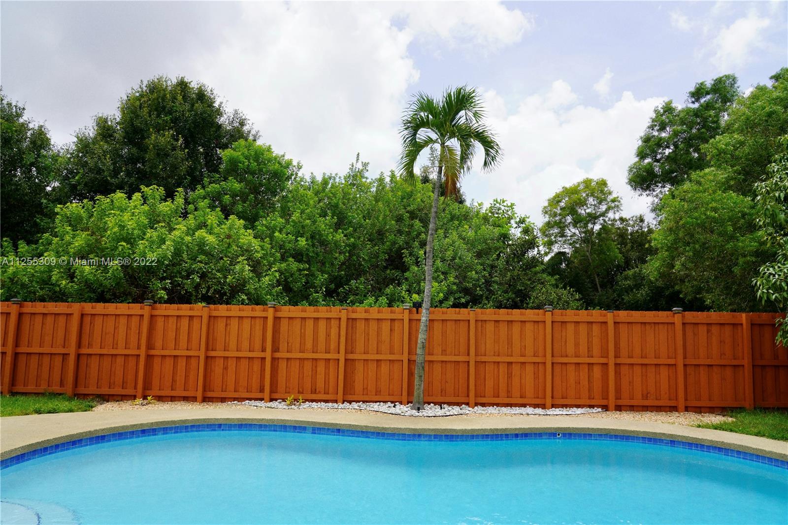 260 Sunshine Dr