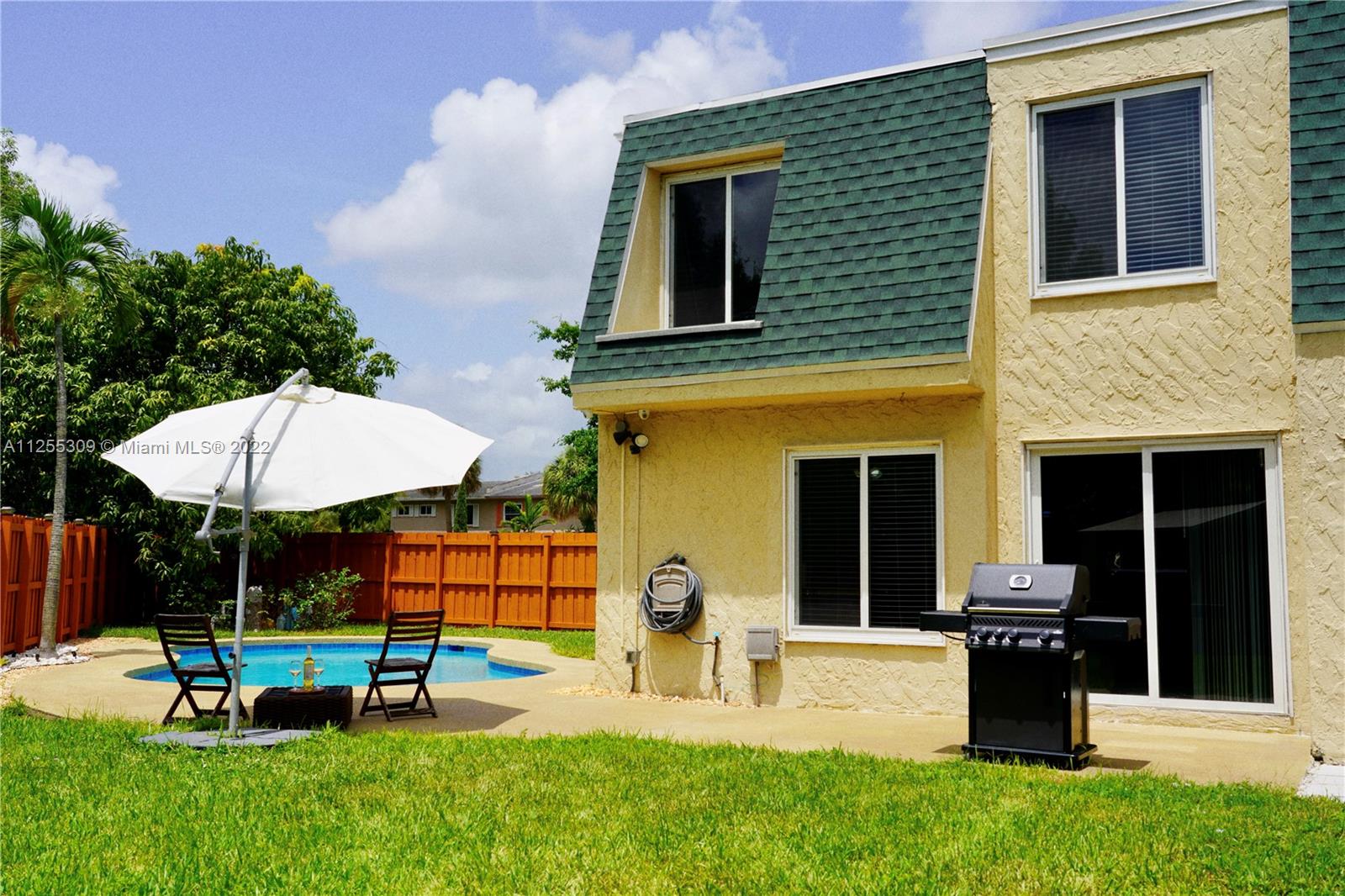 260 Sunshine Dr