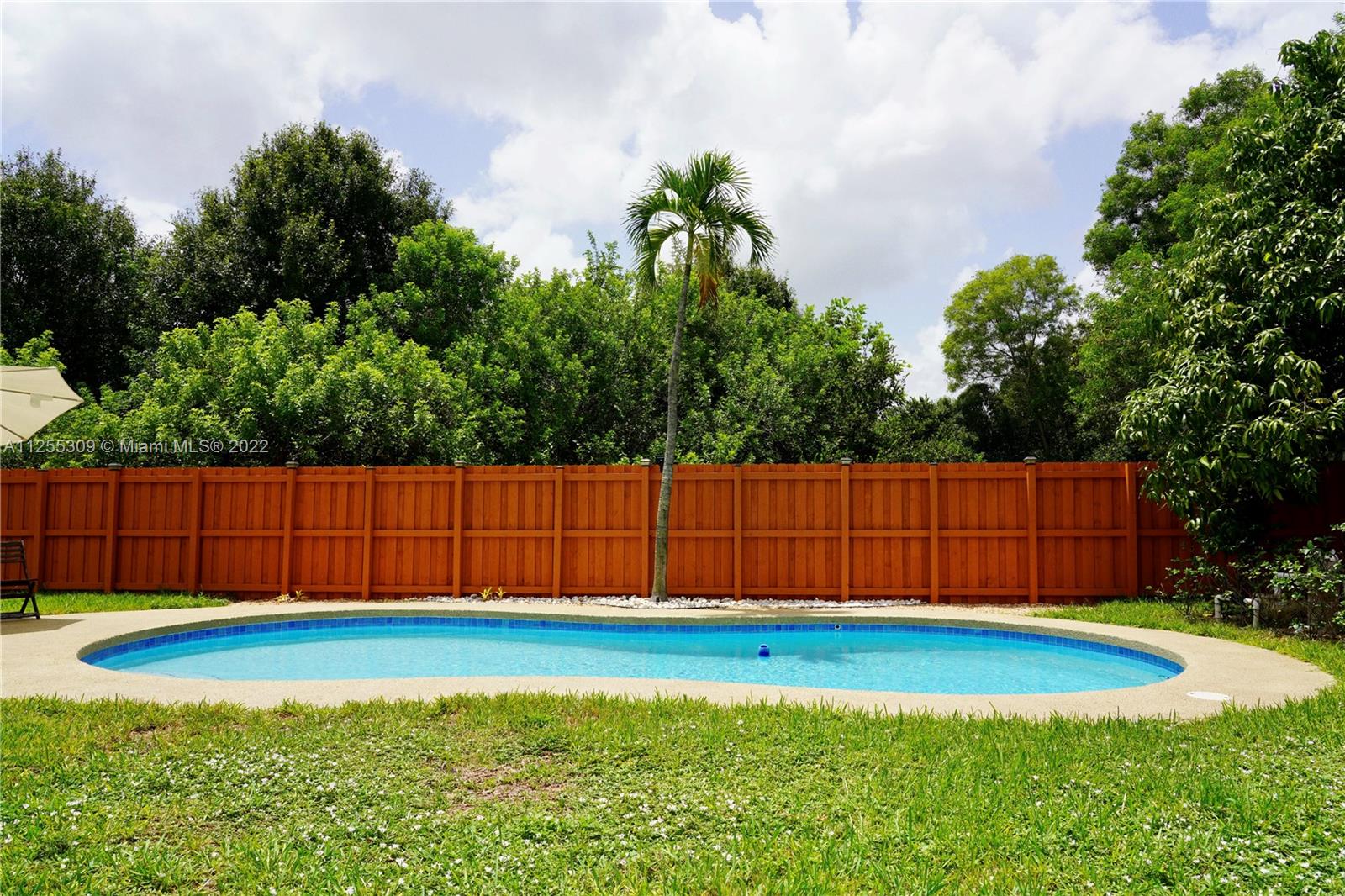 260 Sunshine Dr
