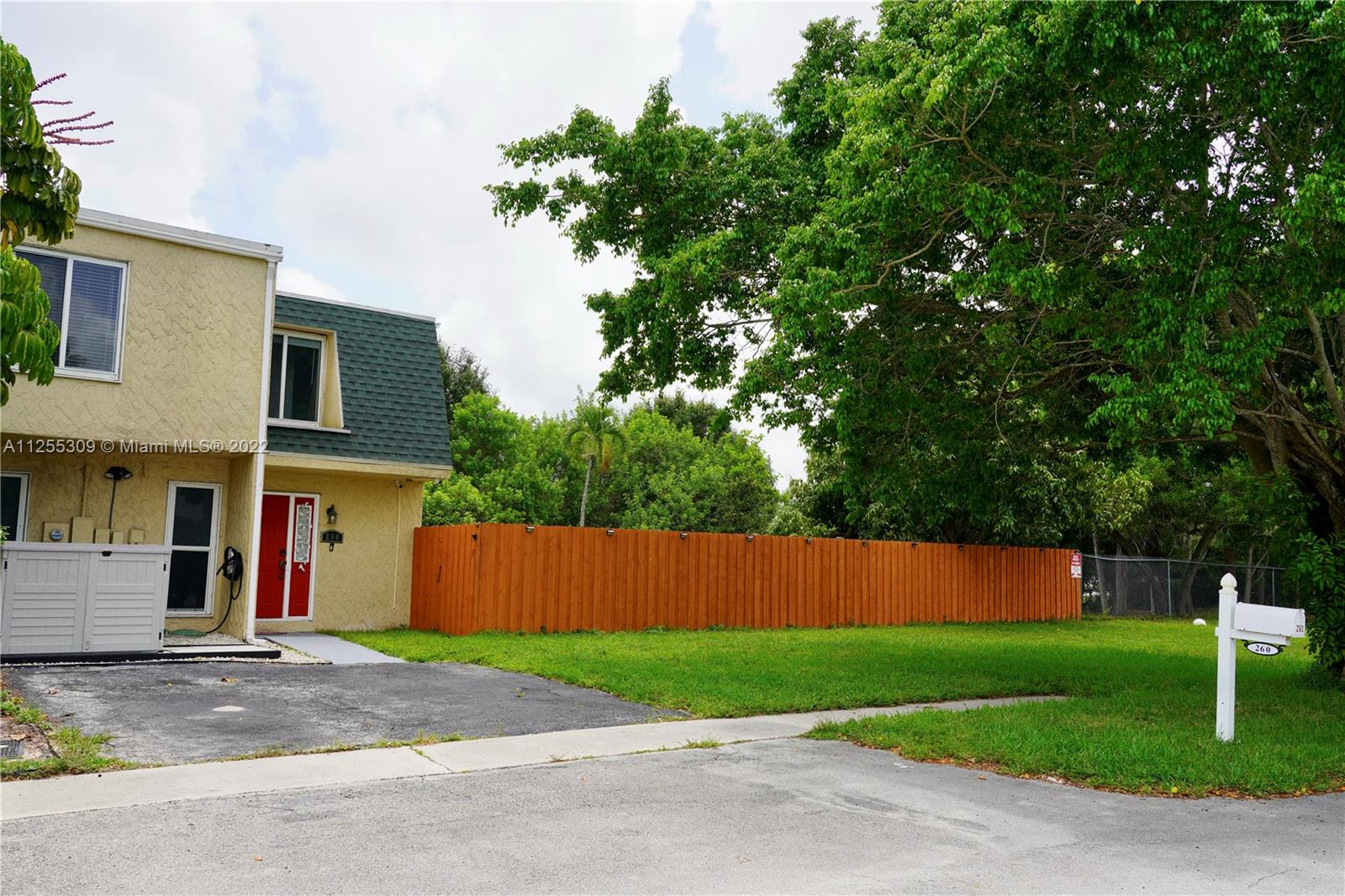 260 Sunshine Dr