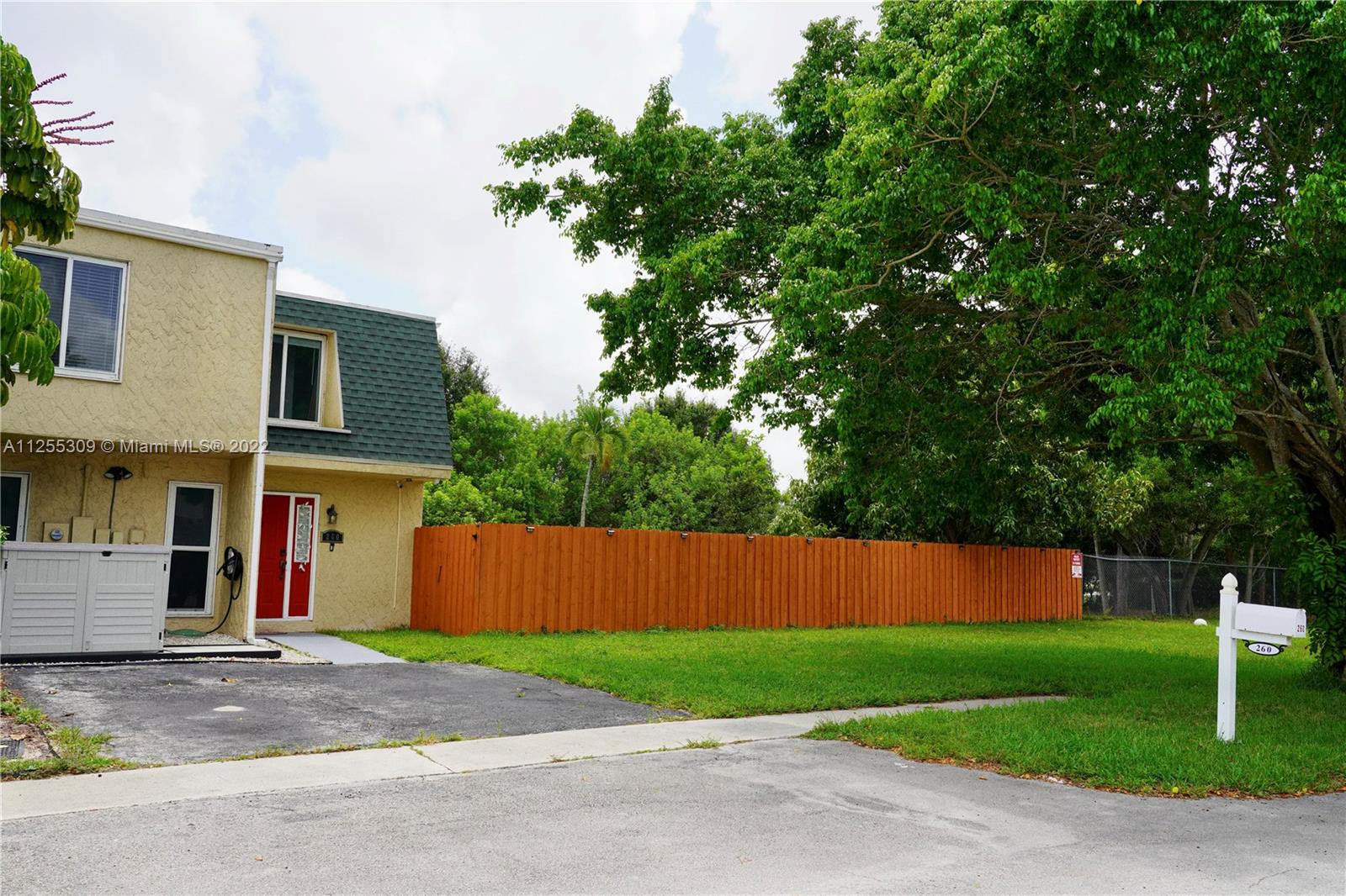 260 Sunshine Dr
