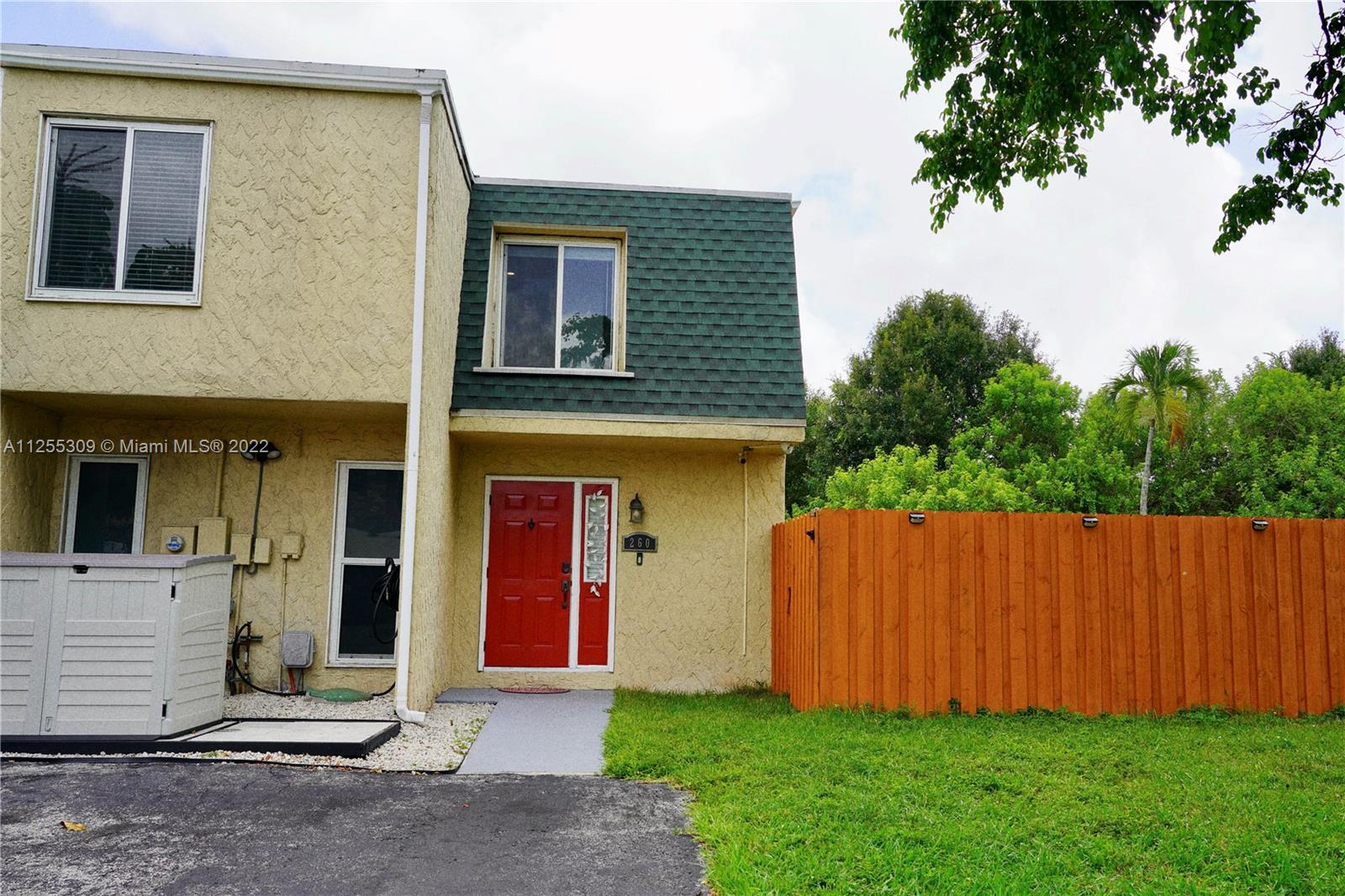 260 Sunshine Dr