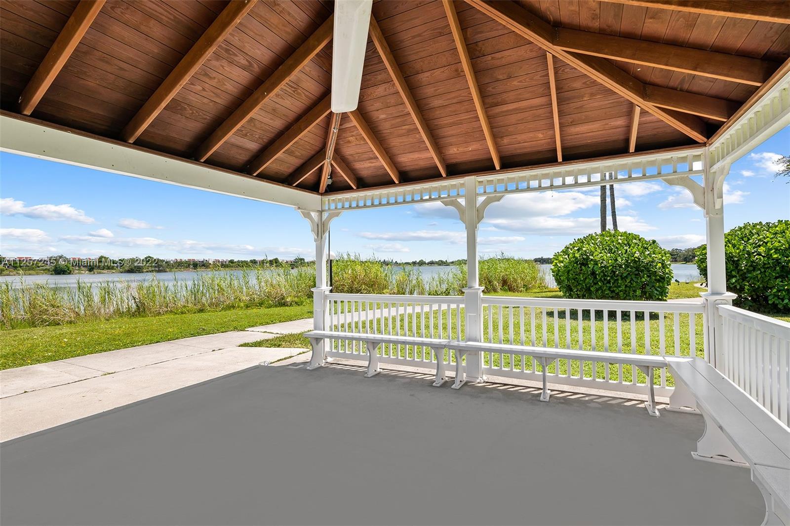 3005 N Oakland Forest Dr Unit: 102