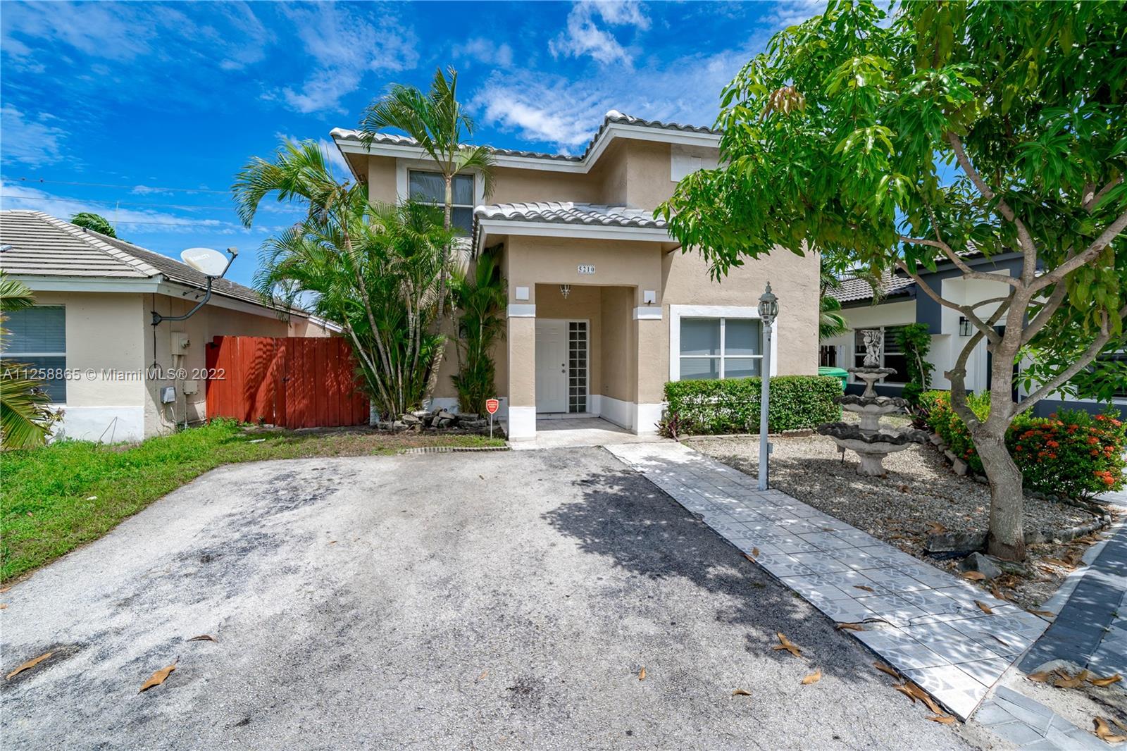 5210 NW 185th Ter