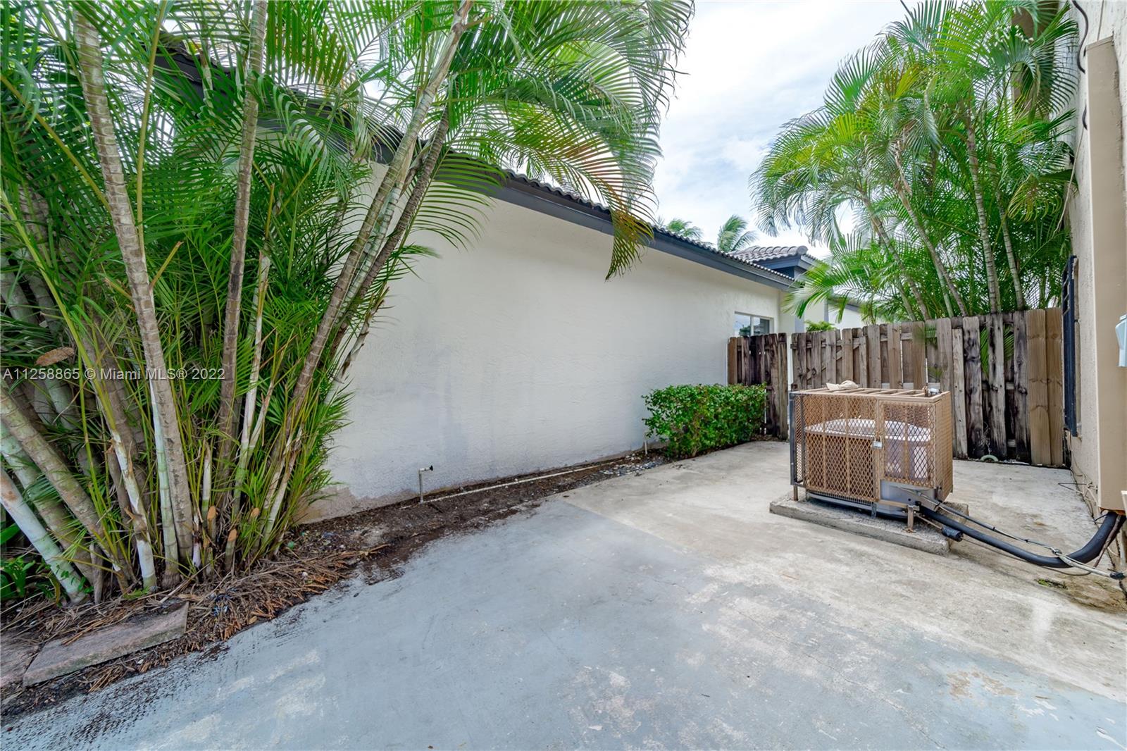 5210 NW 185th Ter