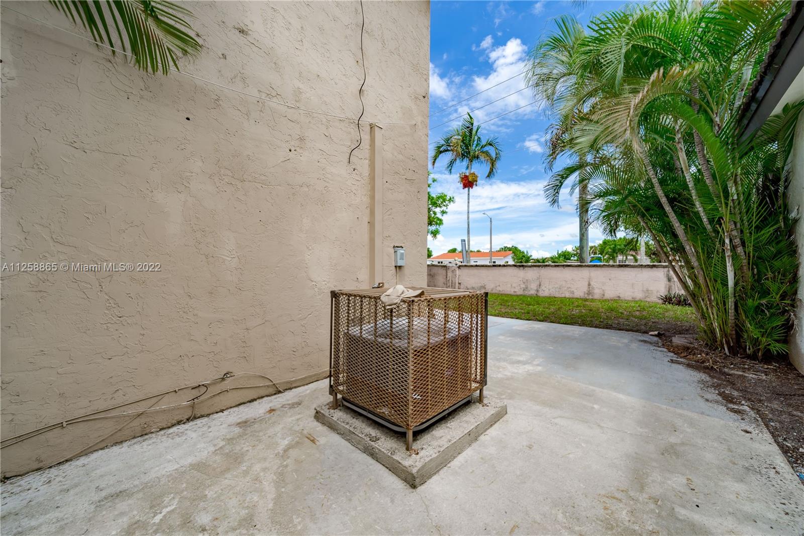 5210 NW 185th Ter