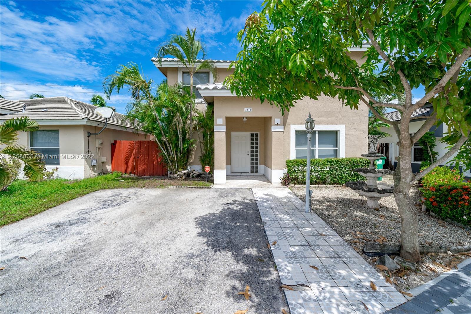 5210 NW 185th Ter