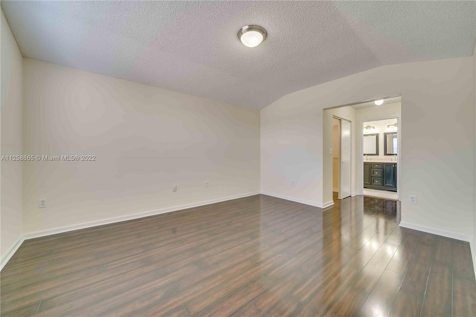 5210 NW 185th Ter