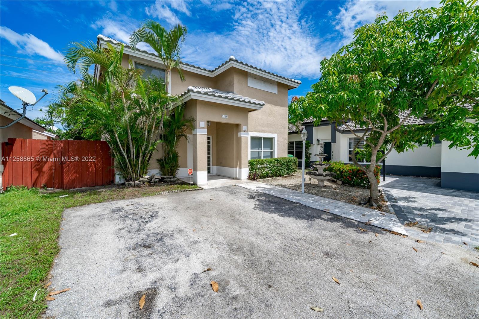 5210 NW 185th Ter