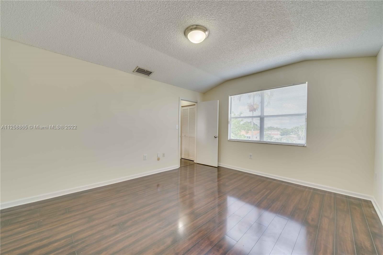 5210 NW 185th Ter