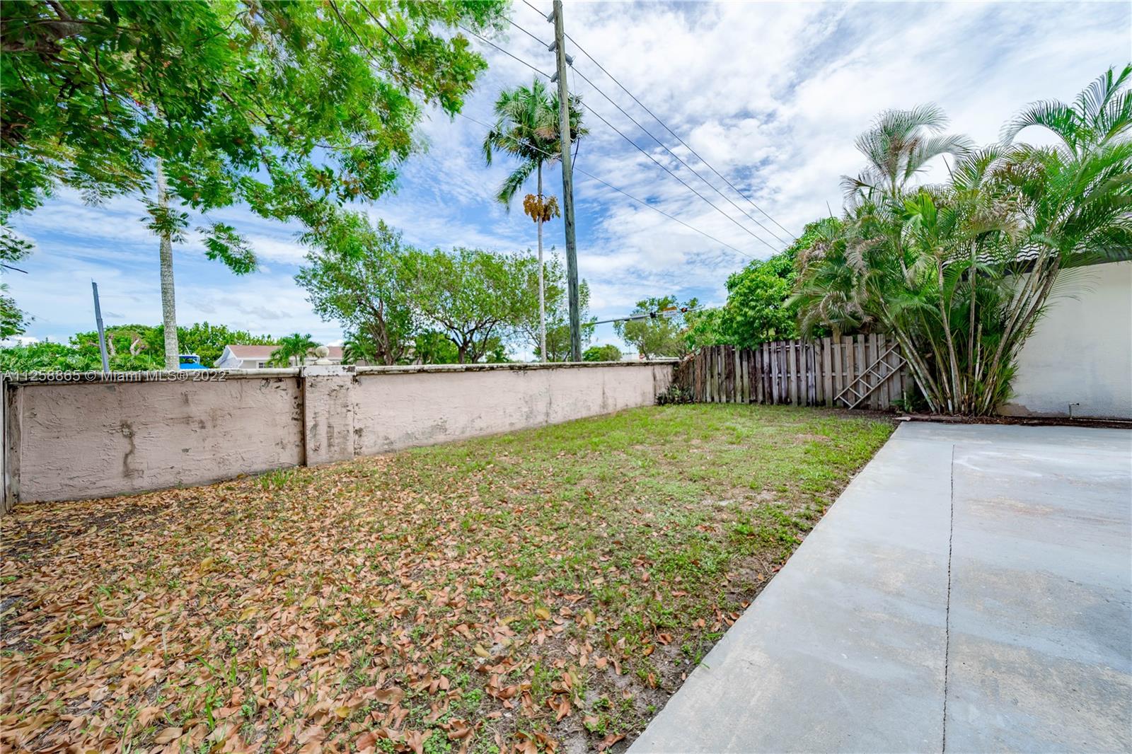 5210 NW 185th Ter