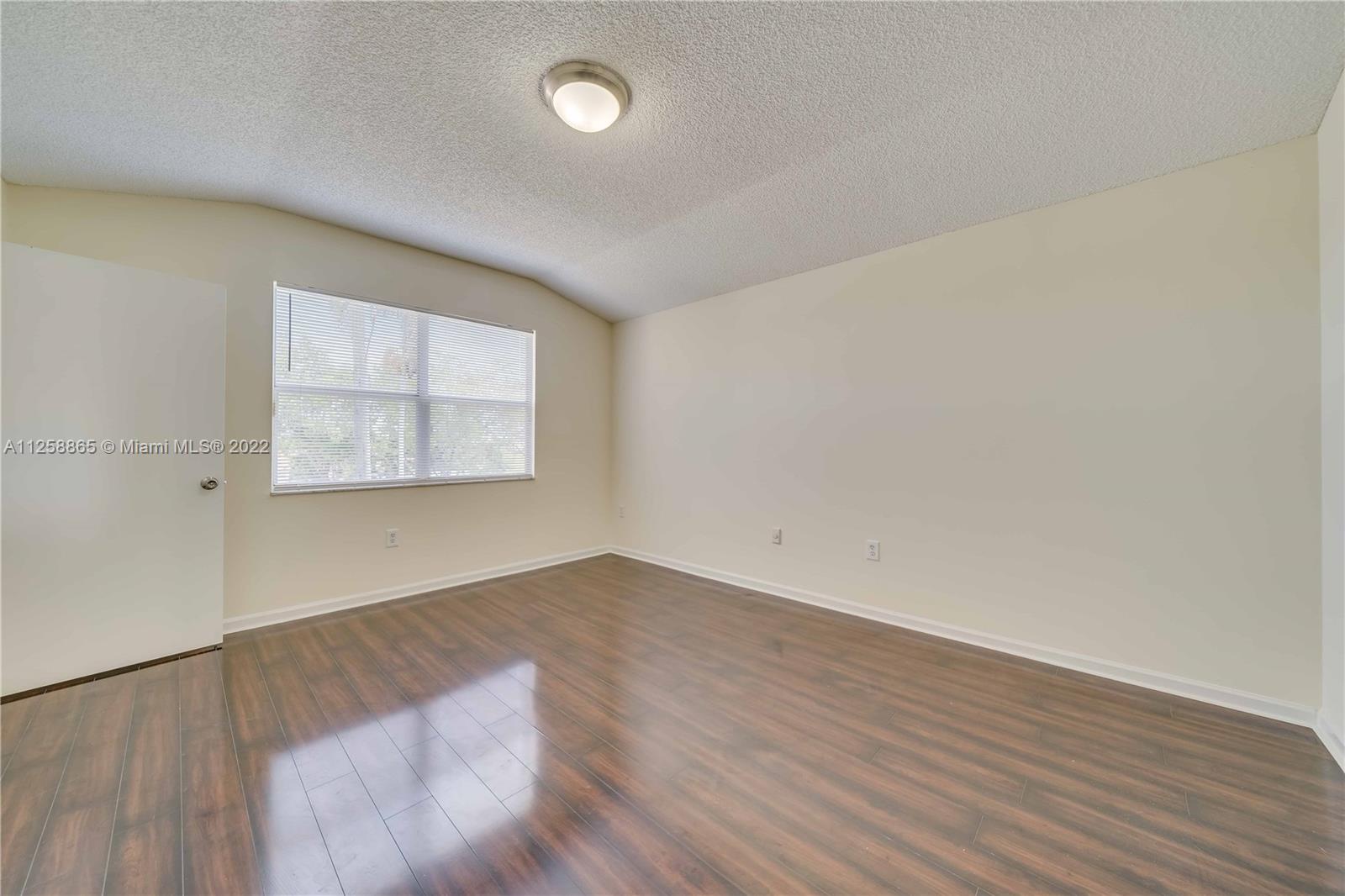 5210 NW 185th Ter
