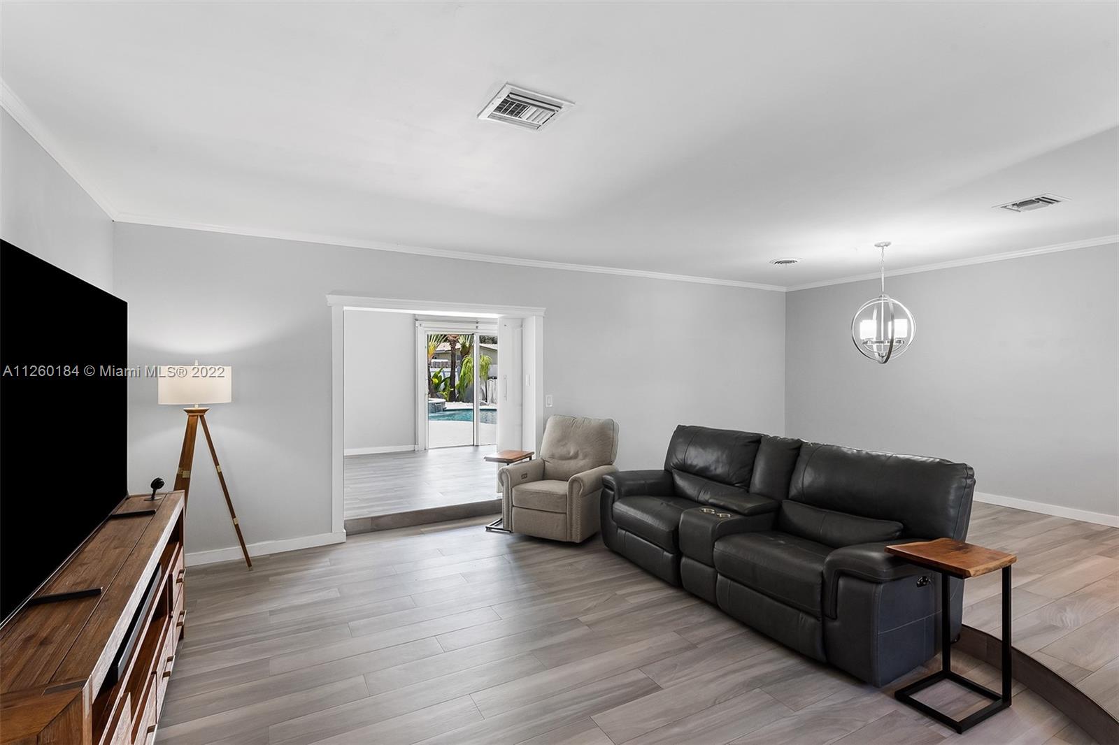2110 N 37th Ave