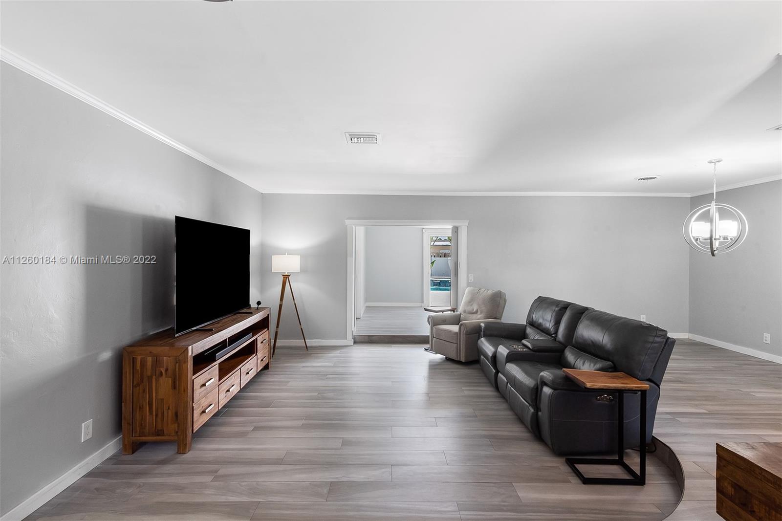 2110 N 37th Ave