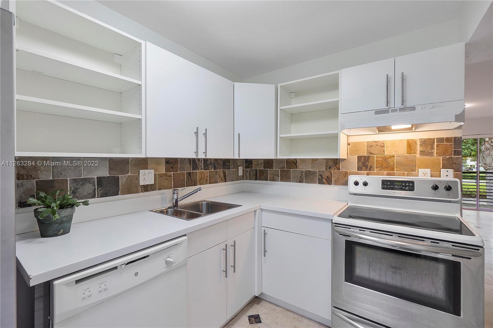 119 Gardens Dr Unit: 203
