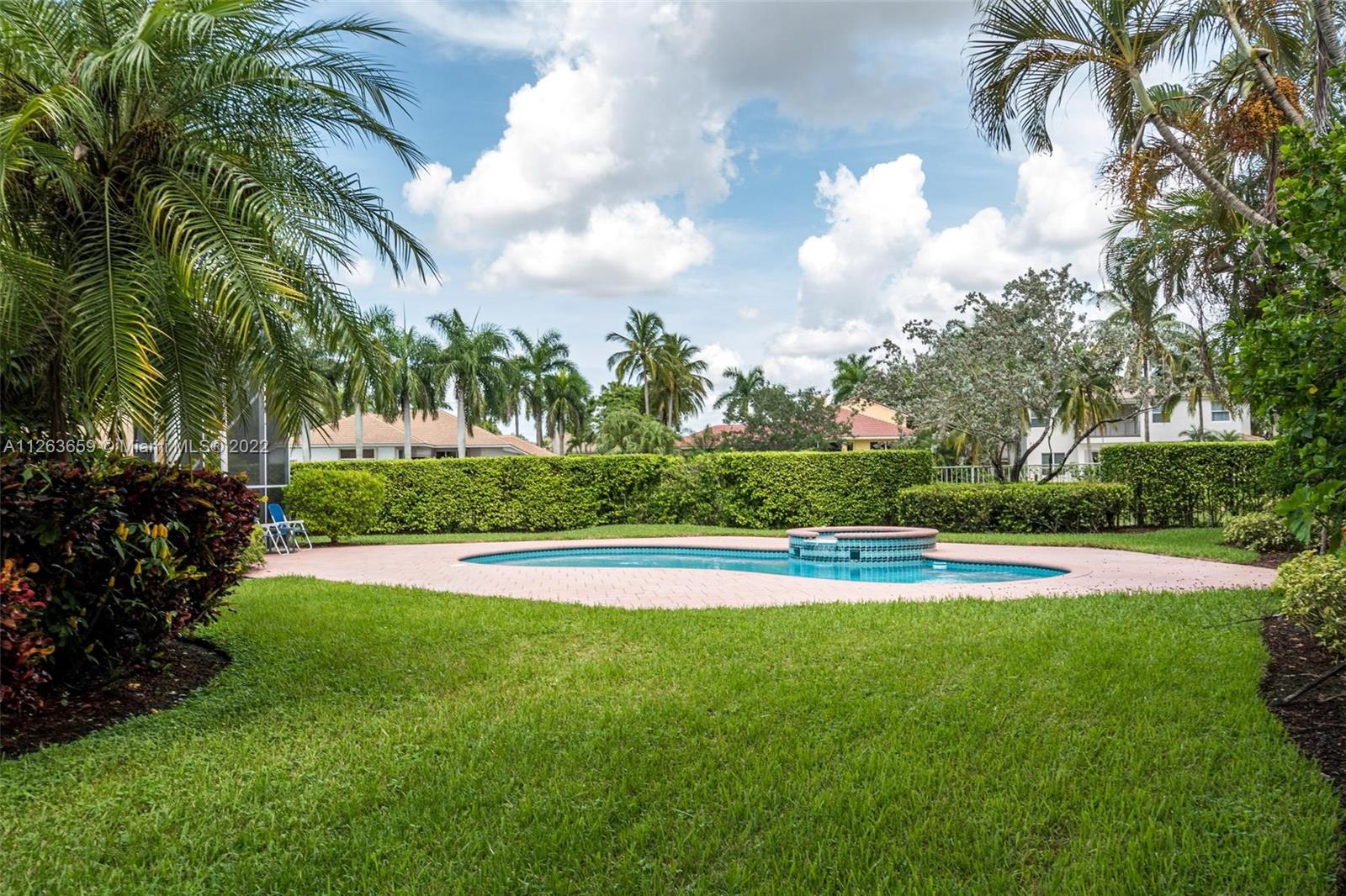 2461 Bay Isle Ct