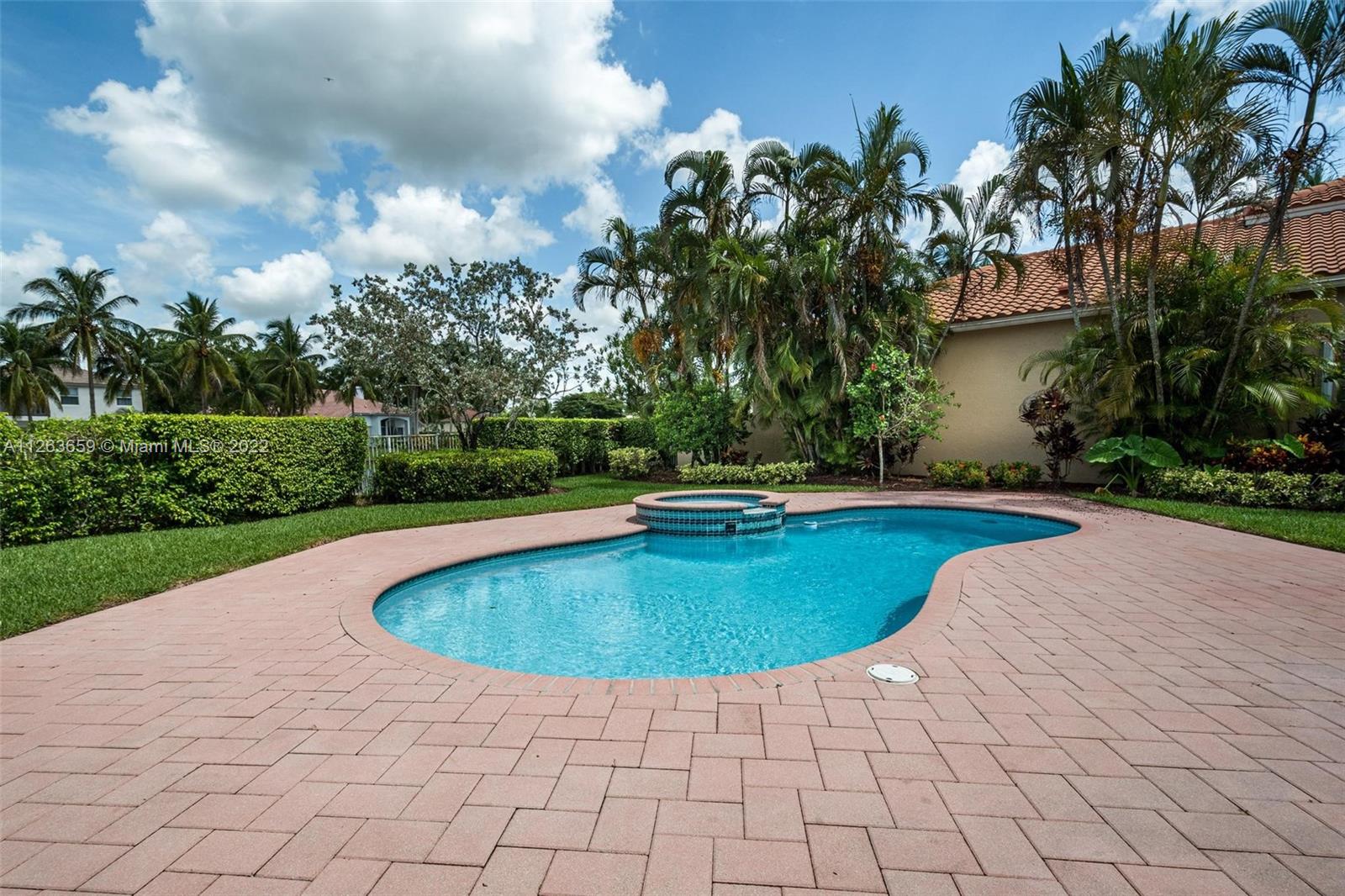 2461 Bay Isle Ct