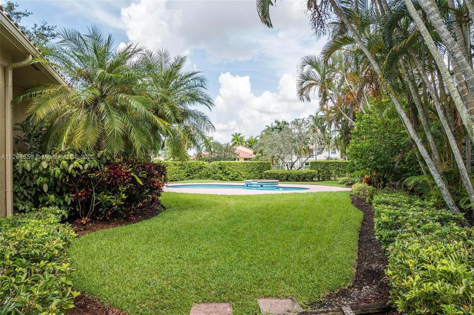 2461 Bay Isle Ct