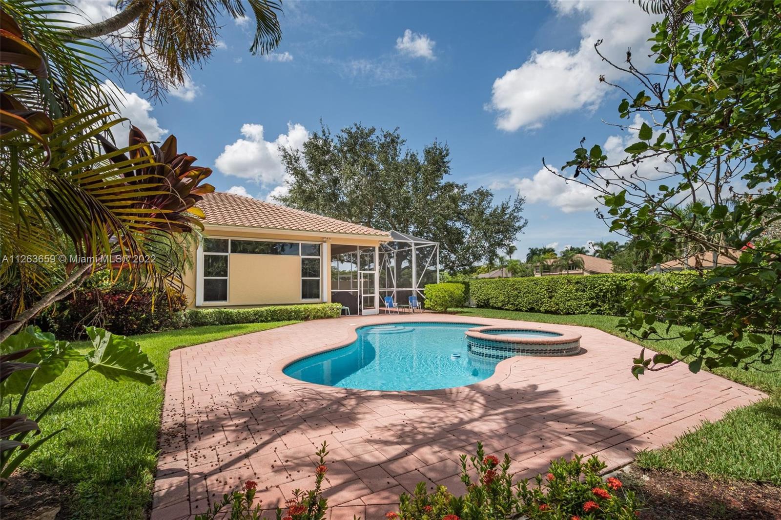 2461 Bay Isle Ct