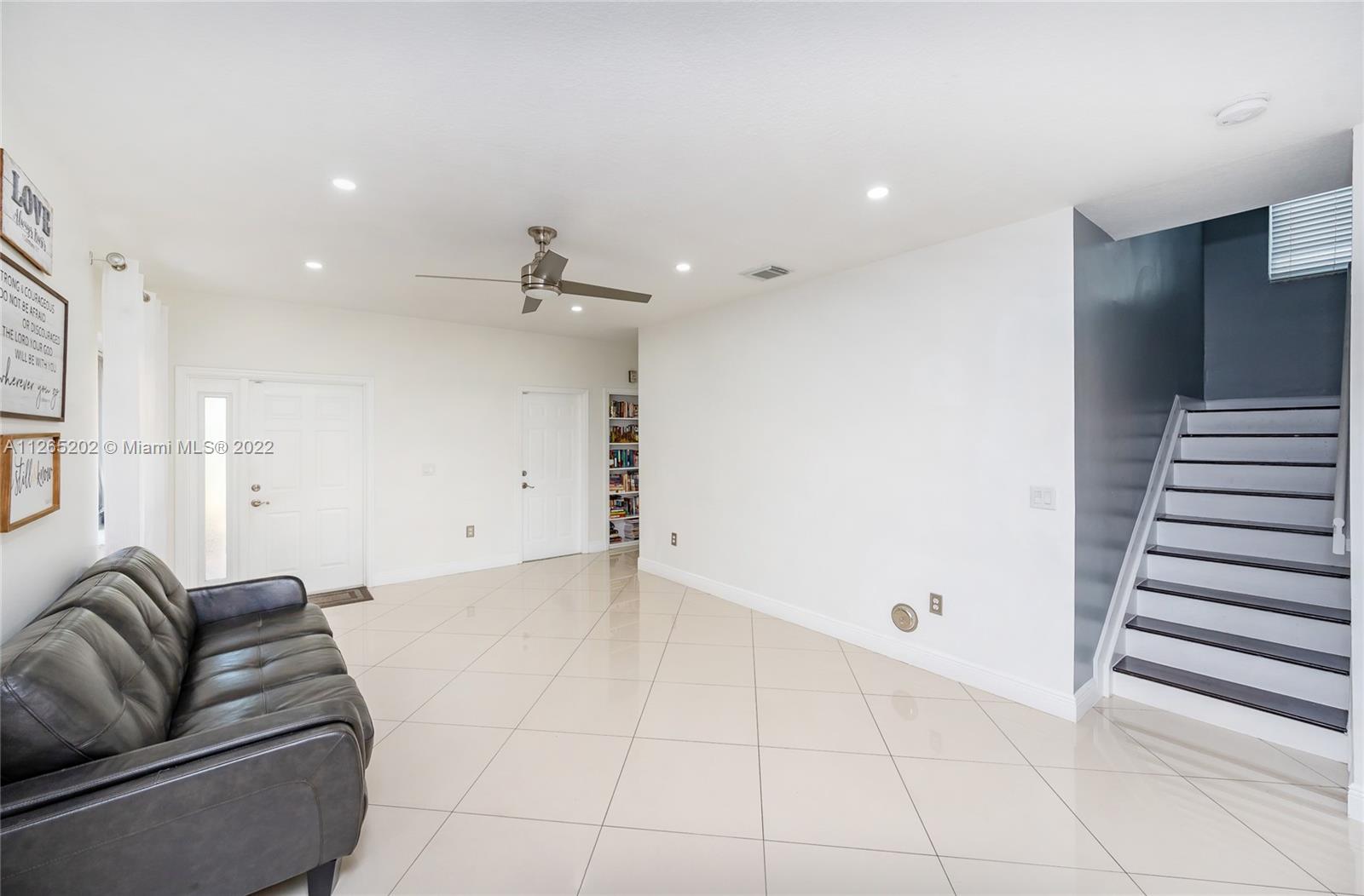 1075 NE 41st Ave Unit: 1075
