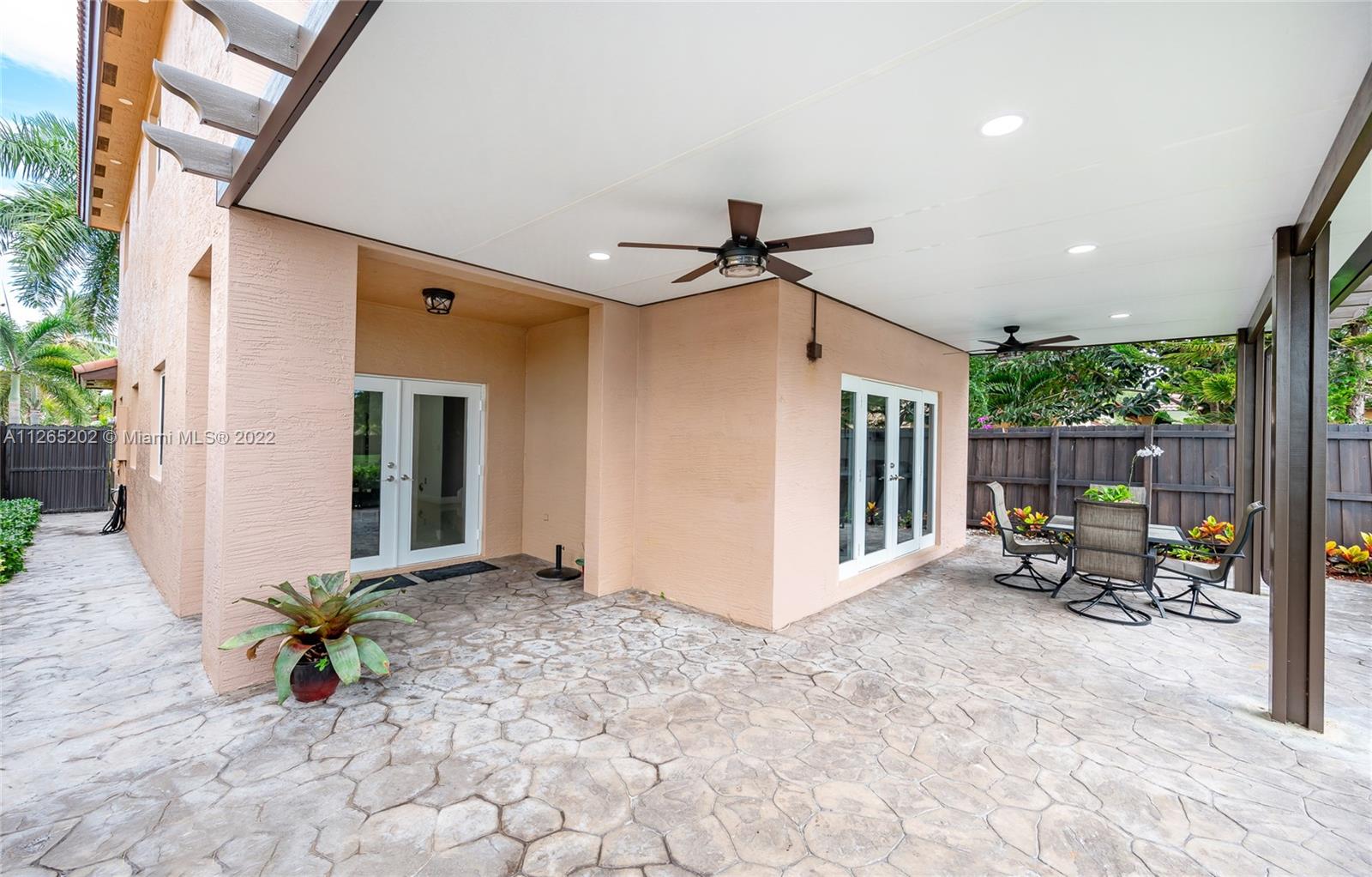 1075 NE 41st Ave Unit: 1075