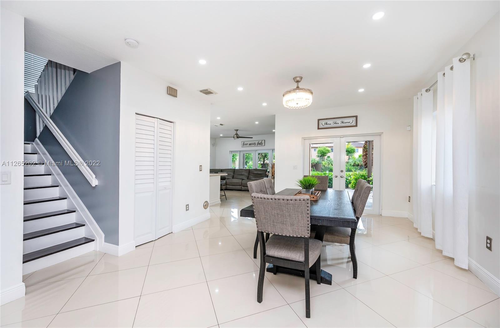 1075 NE 41st Ave Unit: 1075