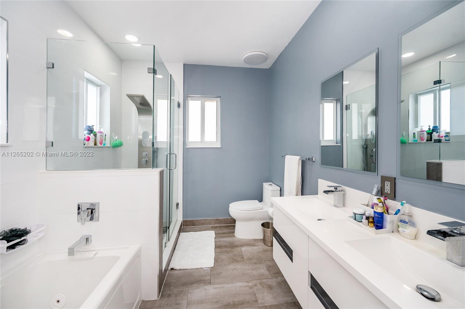 1075 NE 41st Ave Unit: 1075