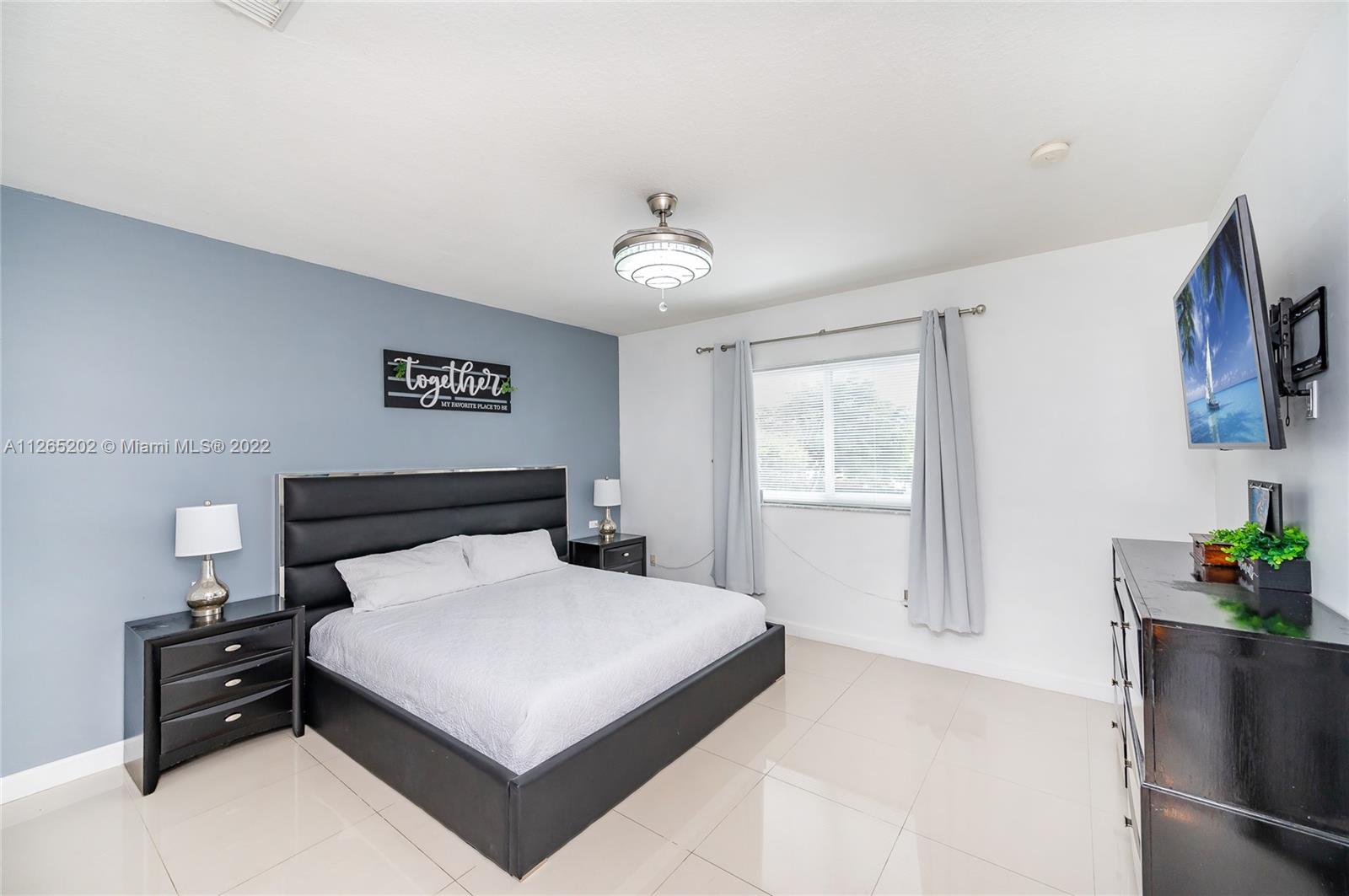 1075 NE 41st Ave Unit: 1075
