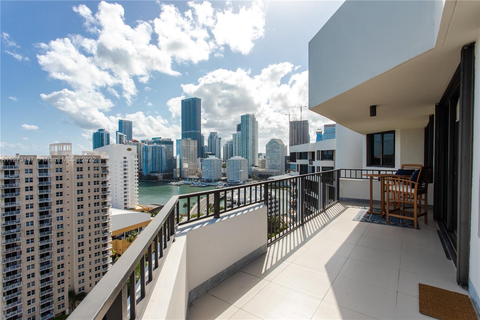 520 Brickell Key Dr Unit: PH03