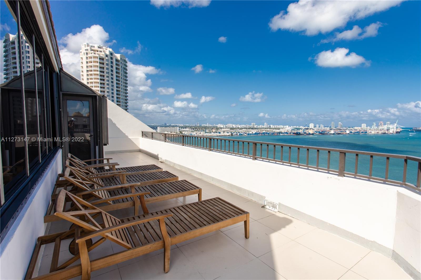 520 Brickell Key Dr Unit: PH03