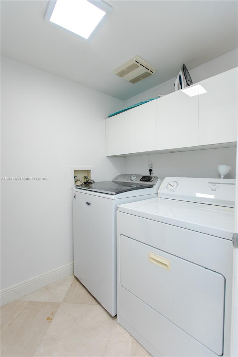 520 Brickell Key Dr Unit: PH03