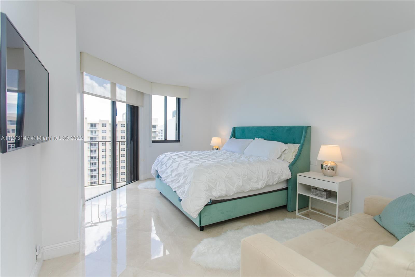 520 Brickell Key Dr Unit: PH03