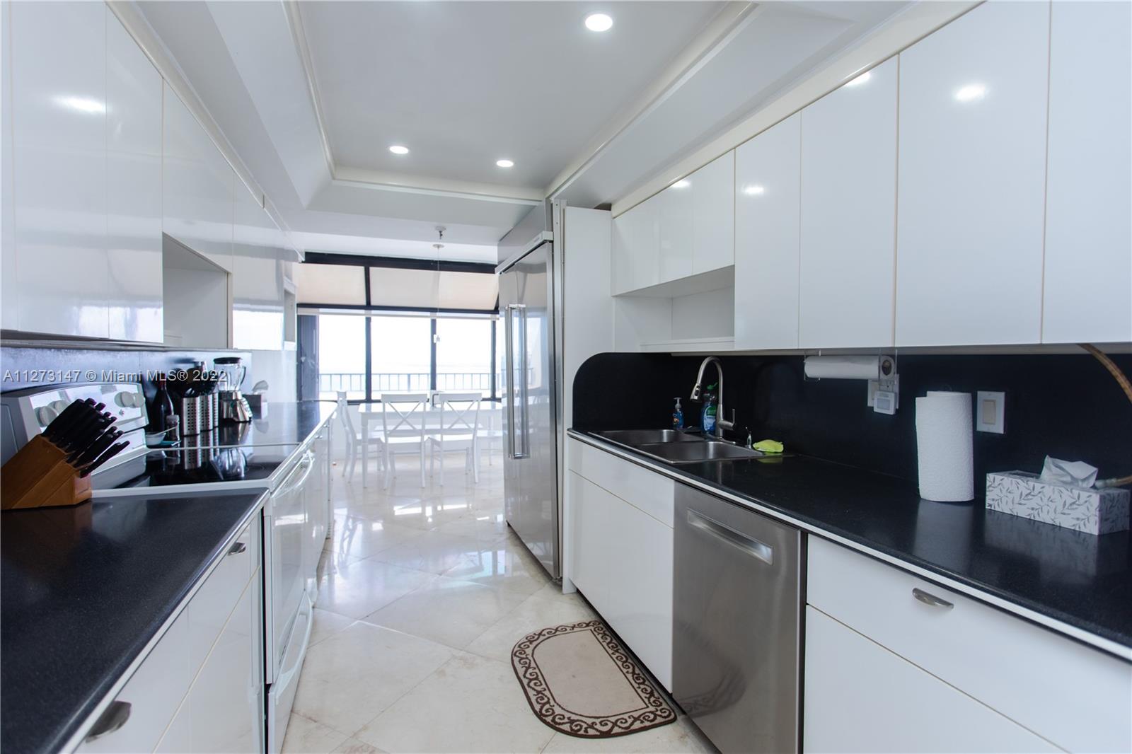 520 Brickell Key Dr Unit: PH03