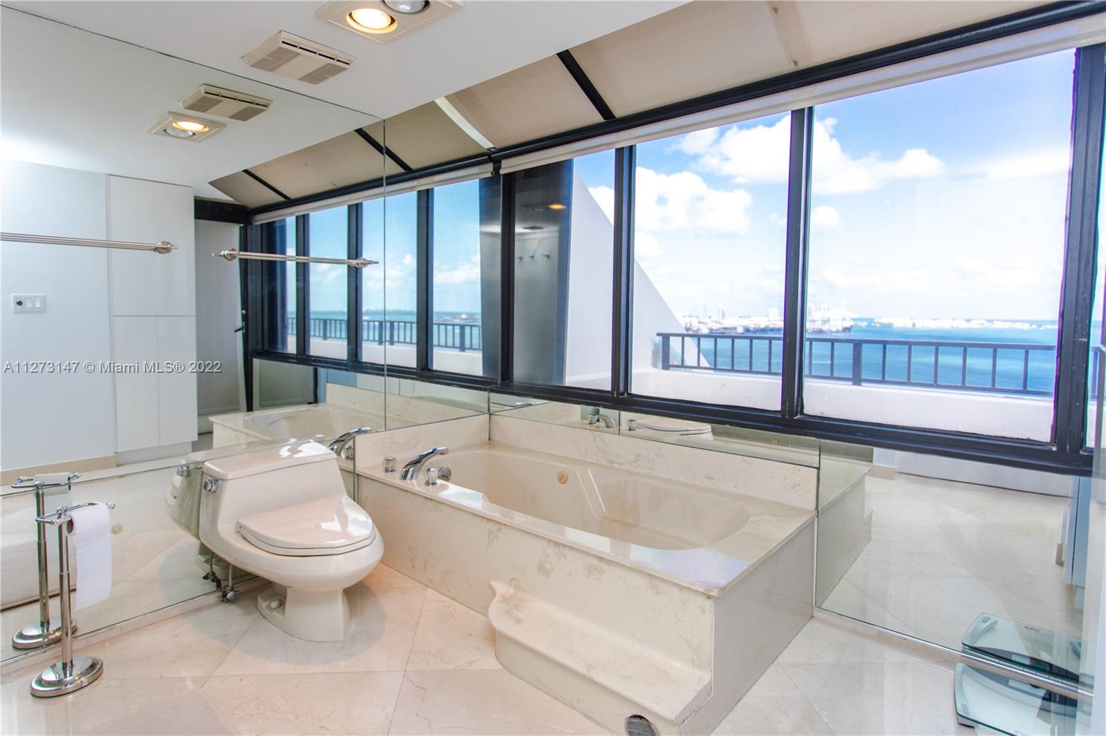 520 Brickell Key Dr Unit: PH03