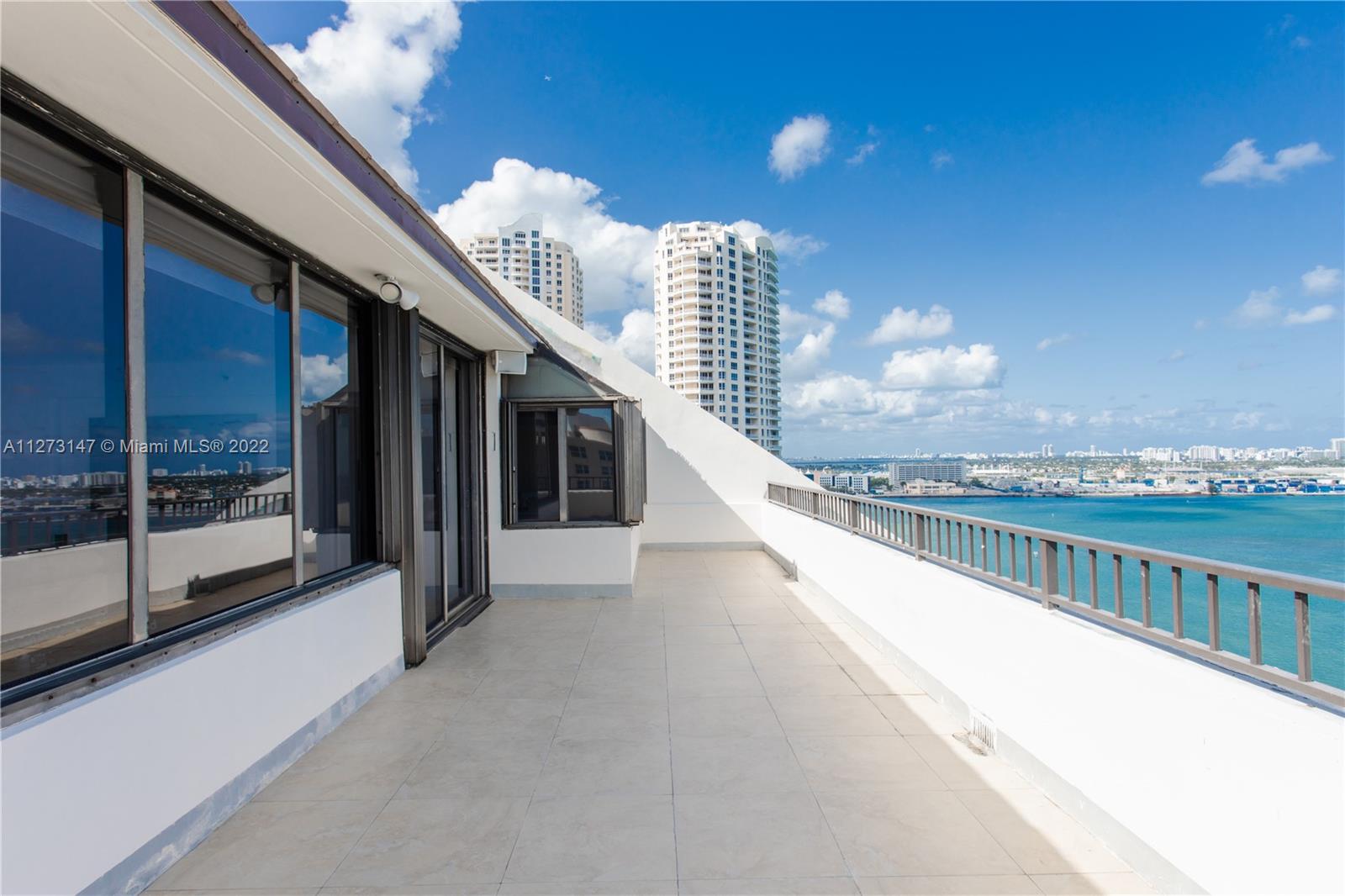 520 Brickell Key Dr Unit: PH03