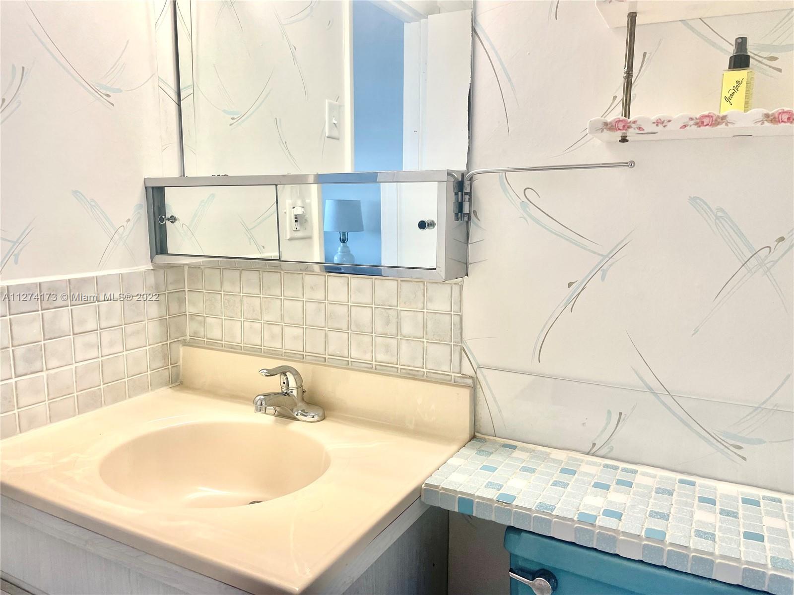5300 Washington St Unit: H136