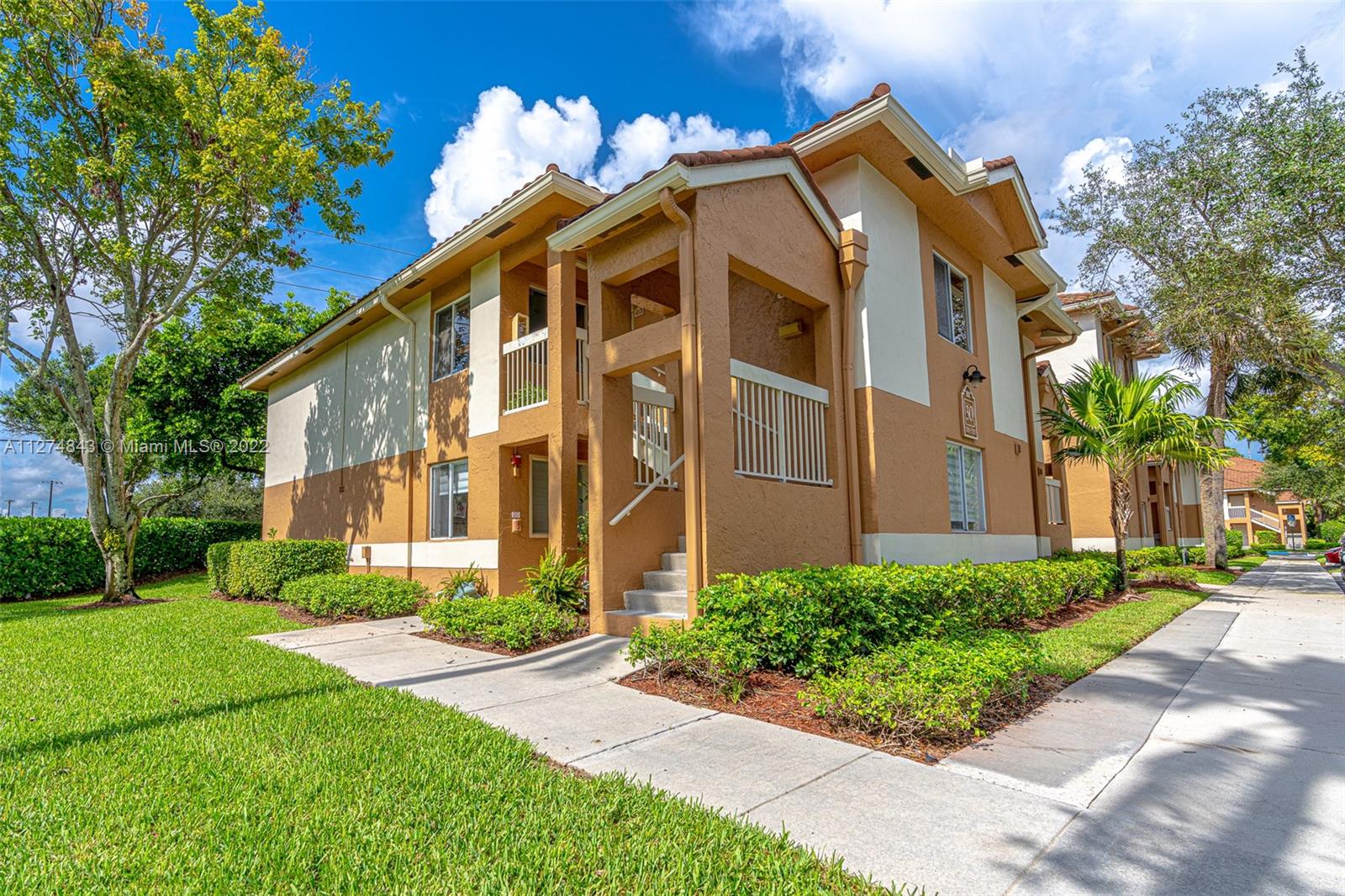 725 NW 92nd Ave Unit: 725
