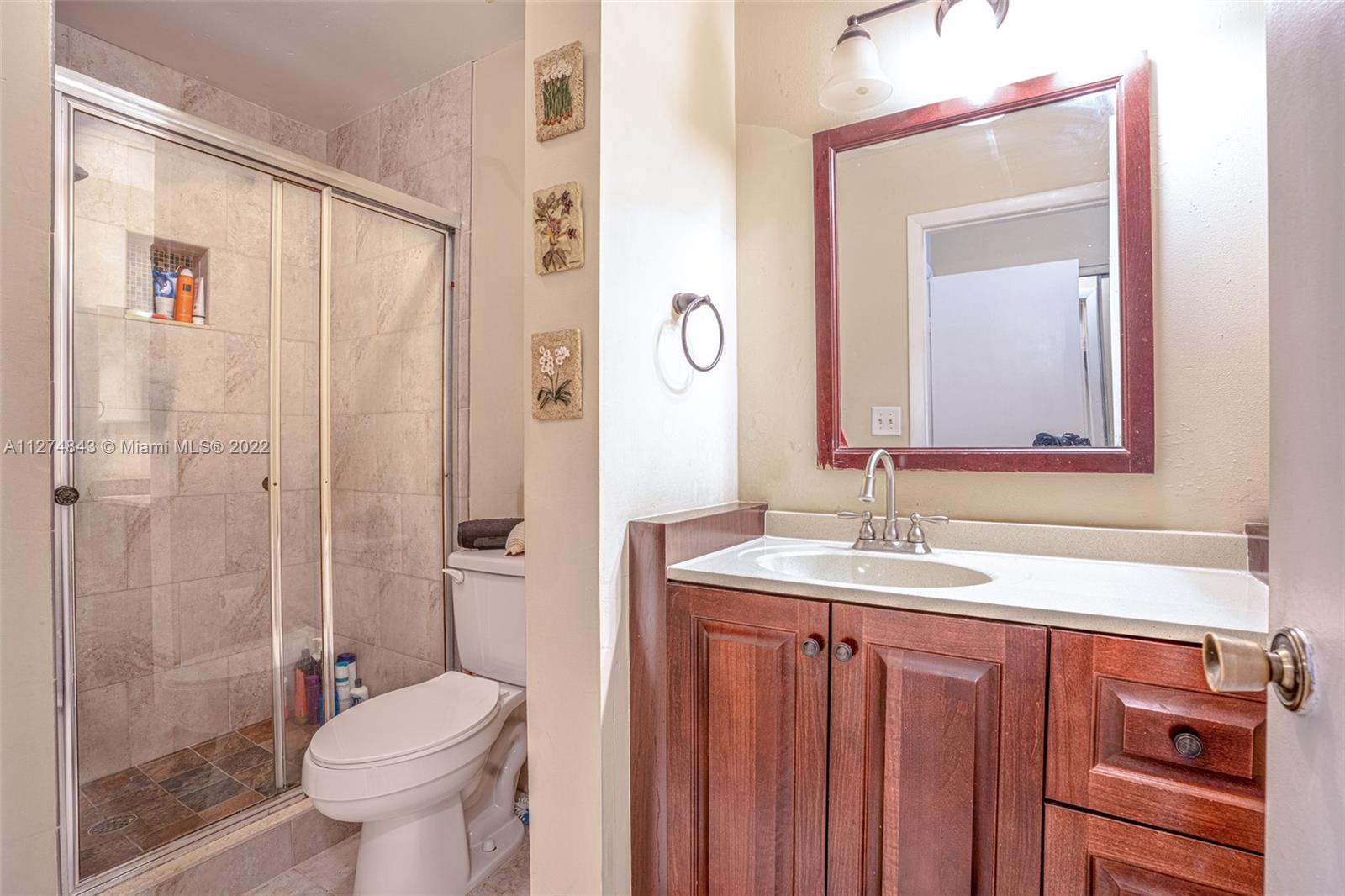 725 NW 92nd Ave Unit: 725